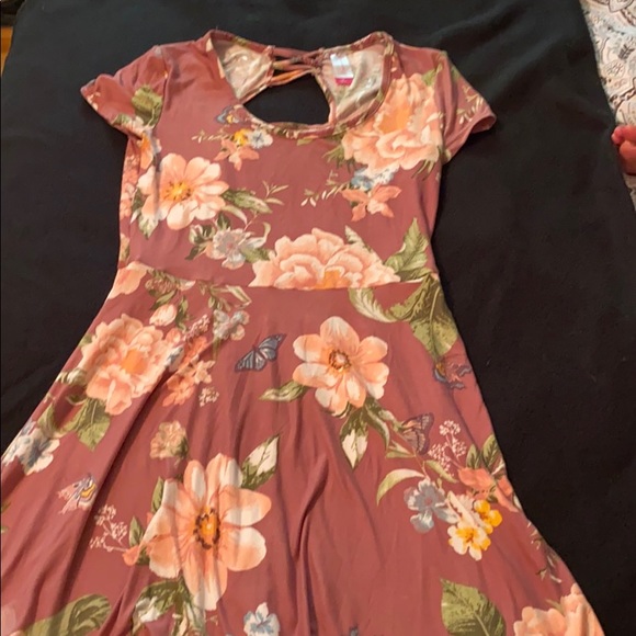 Dress - Picture 2 of 4